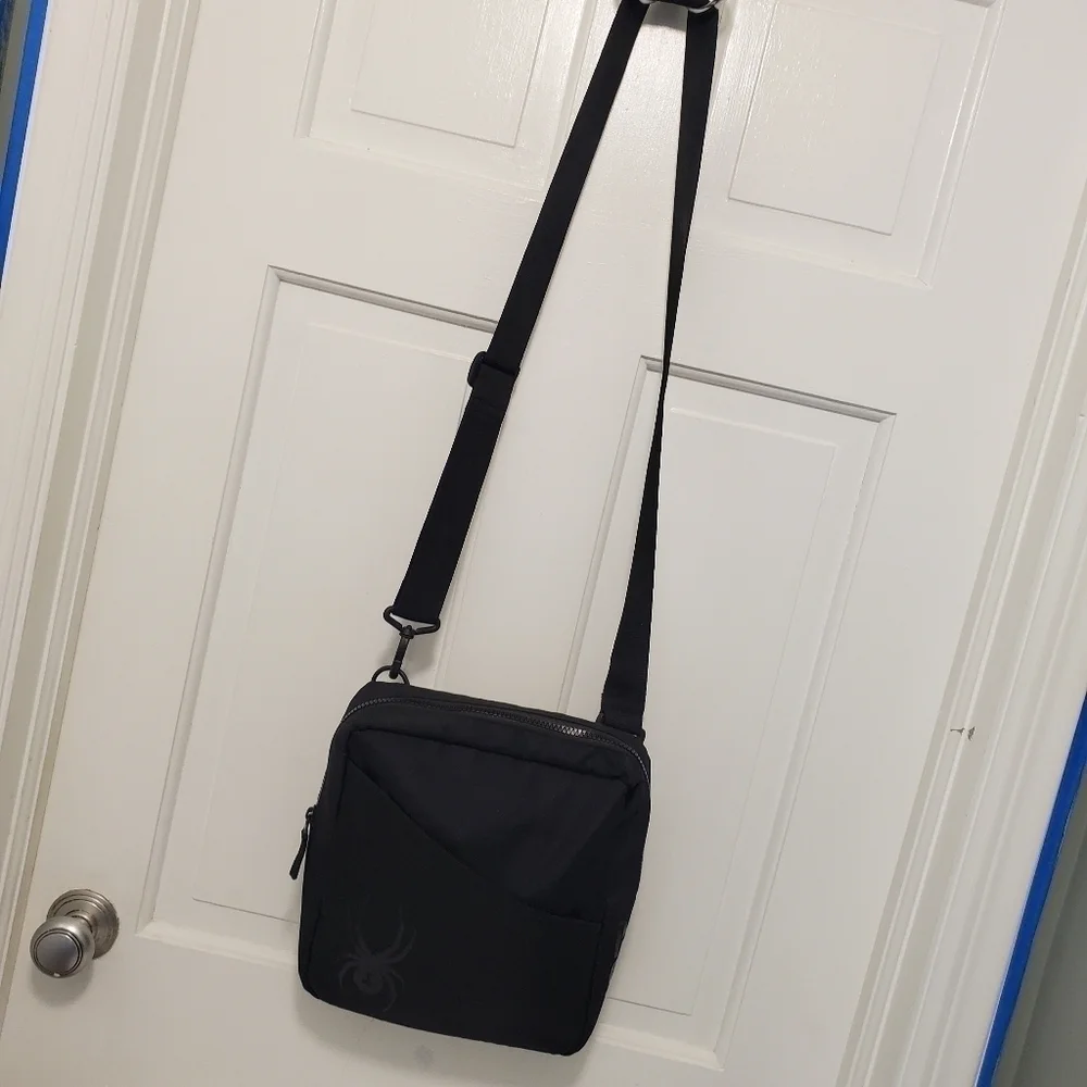 EC Spyder Messenger Bag Black Case Travel Case Crossbody, Lightweight